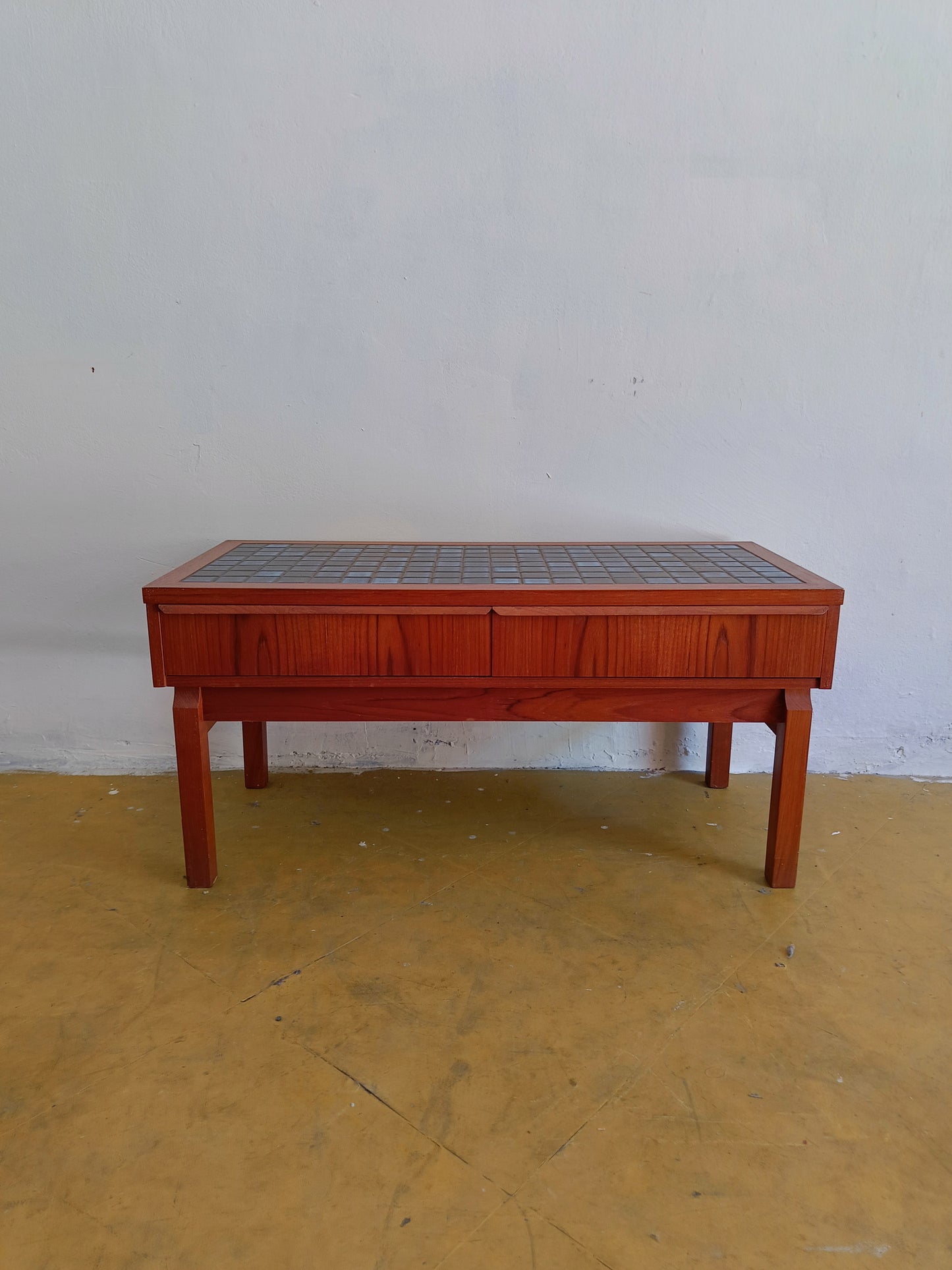 Tavolino + specchio design danese vintage anni 60 [lp2] misure tavolino L.91,5 H.41,5 P.42 specchio H.115 L.59