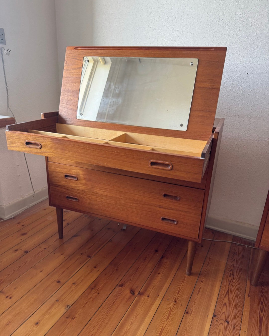 Toletta coppia Design Danese Anni '50 Teak | 5 Cassetti Specchio Restaurata | 99mkt3