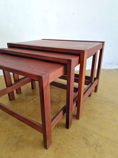 Tavolini tris Tonder Mobelvaerk design danese vintage anni 50 [trizfoz] misure L.63 H.46 P.46