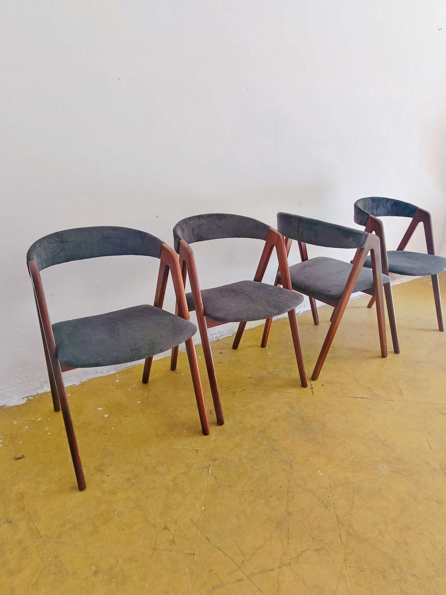 Sedie vintage design danese anni 50 [86st4fork] * NUOVA STOFFA * misure H.75/45 L.50 P.49