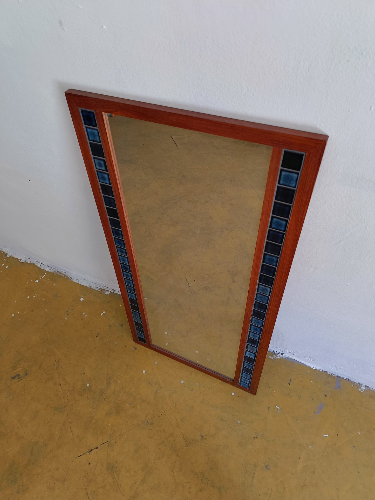 Tavolino + specchio design danese vintage anni 60 [lp2] misure tavolino L.91,5 H.41,5 P.42 specchio H.115 L.59
