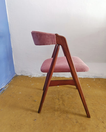 Sedie Th.Harlev mod.205 design danese originale vintage anni 60 [74st-4] * NUOVA STOFFA VELLUTO ROSA * misure H.73/44 L.50 P.46