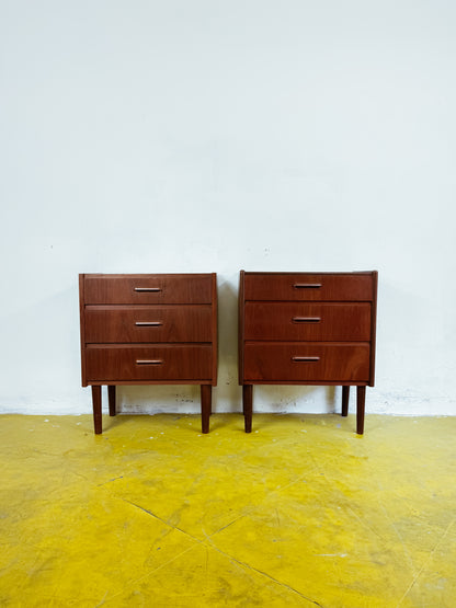 Coppia Comodini Vintage Danesi Teak Anni '50 | Tre Cassetti Compatti