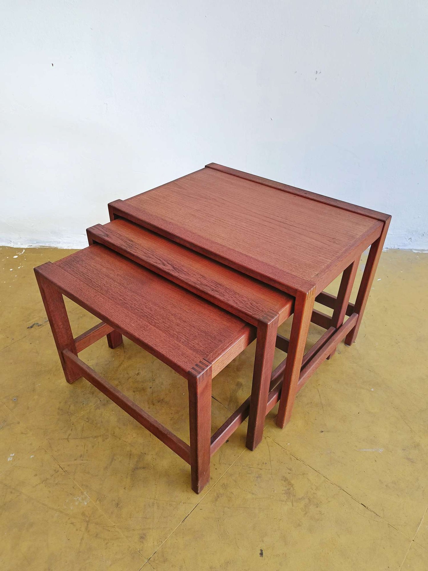 Tavolini tris Tonder Mobelvaerk design danese vintage anni 50 [trizfoz] misure L.63 H.46 P.46