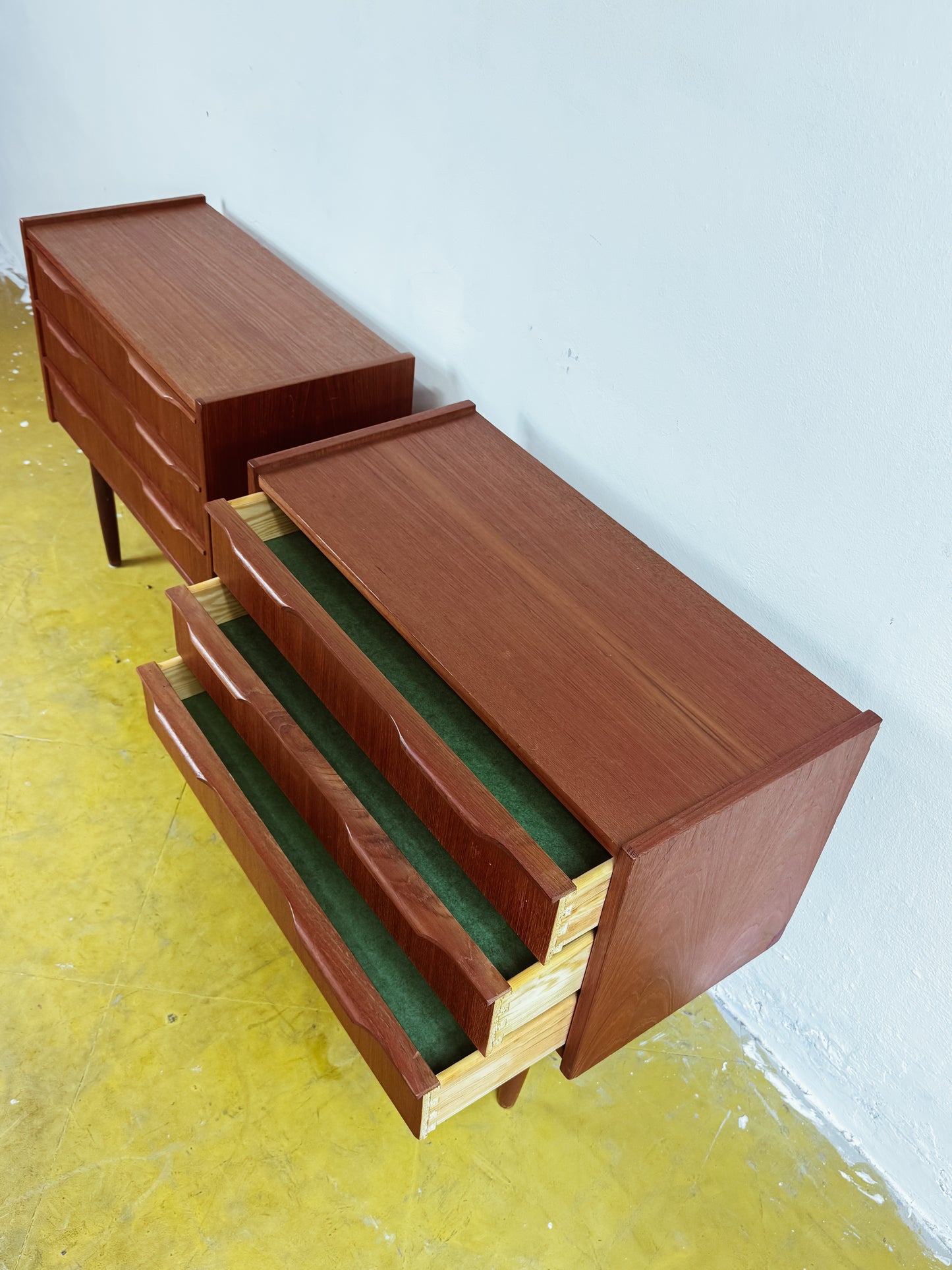 Coppia Comodini Vintage Danesi Teak Anni '50 | 65cm