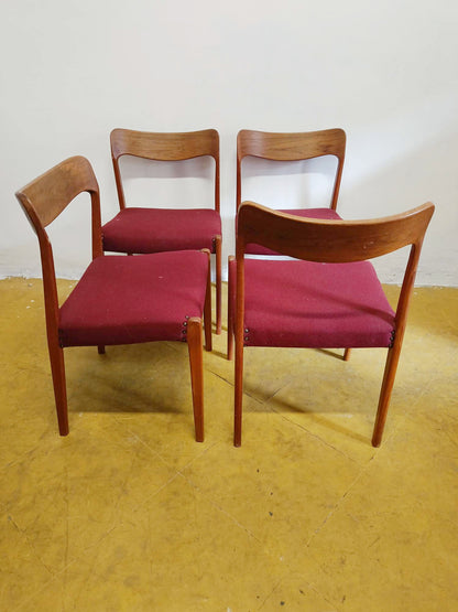 Sedie Henning Kjærnulf design danese vintage anni 50 | set 4 sedie bordeaux