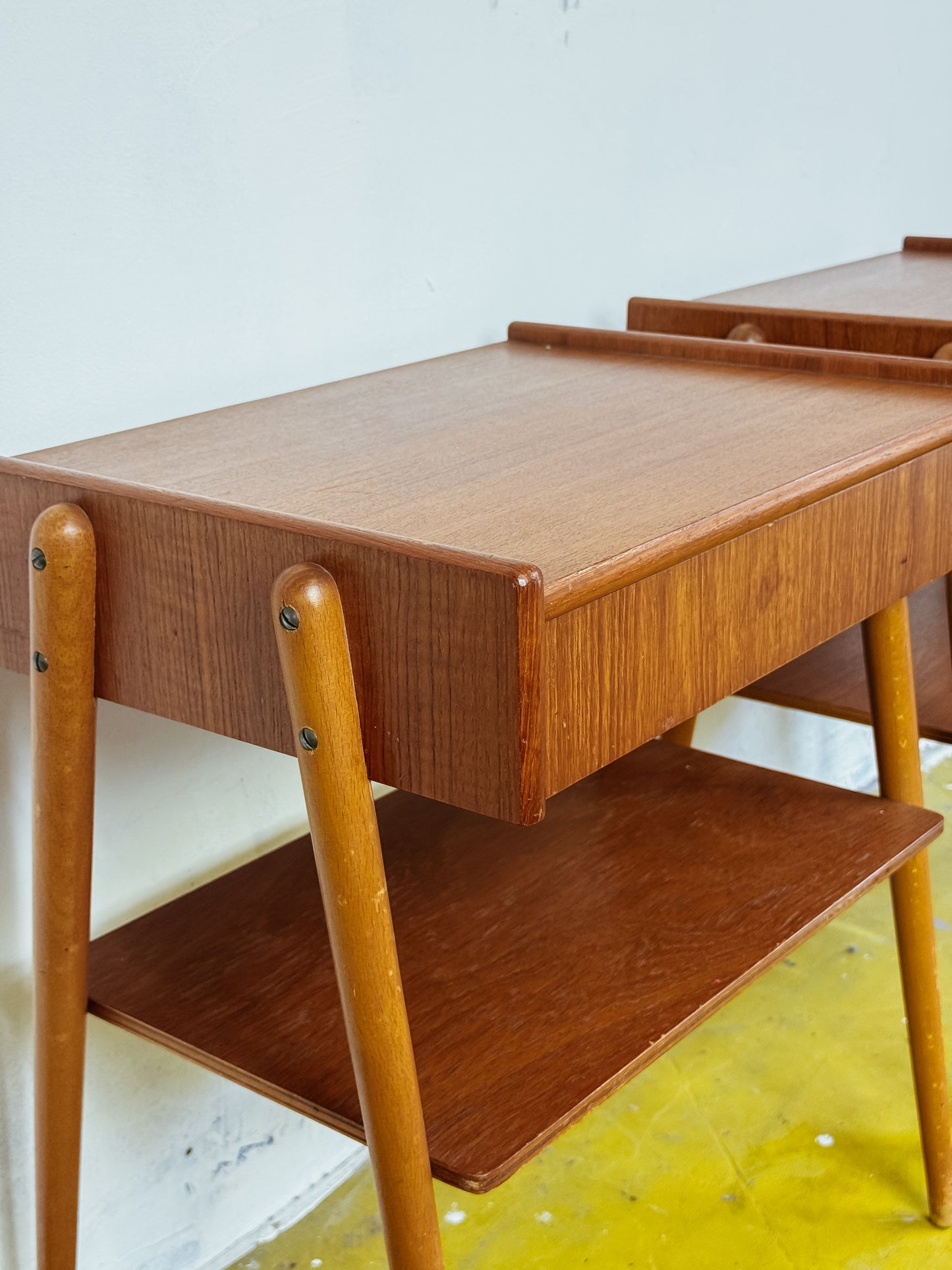 Coppia Comodini AB Carlström Svedesi Teak Anni '50 | Cassetto mensola