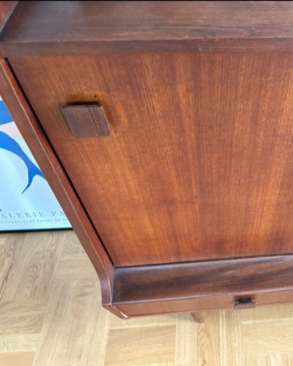 Armadio teak due ante e cassetti | design danese anni '60 | 99vnt30