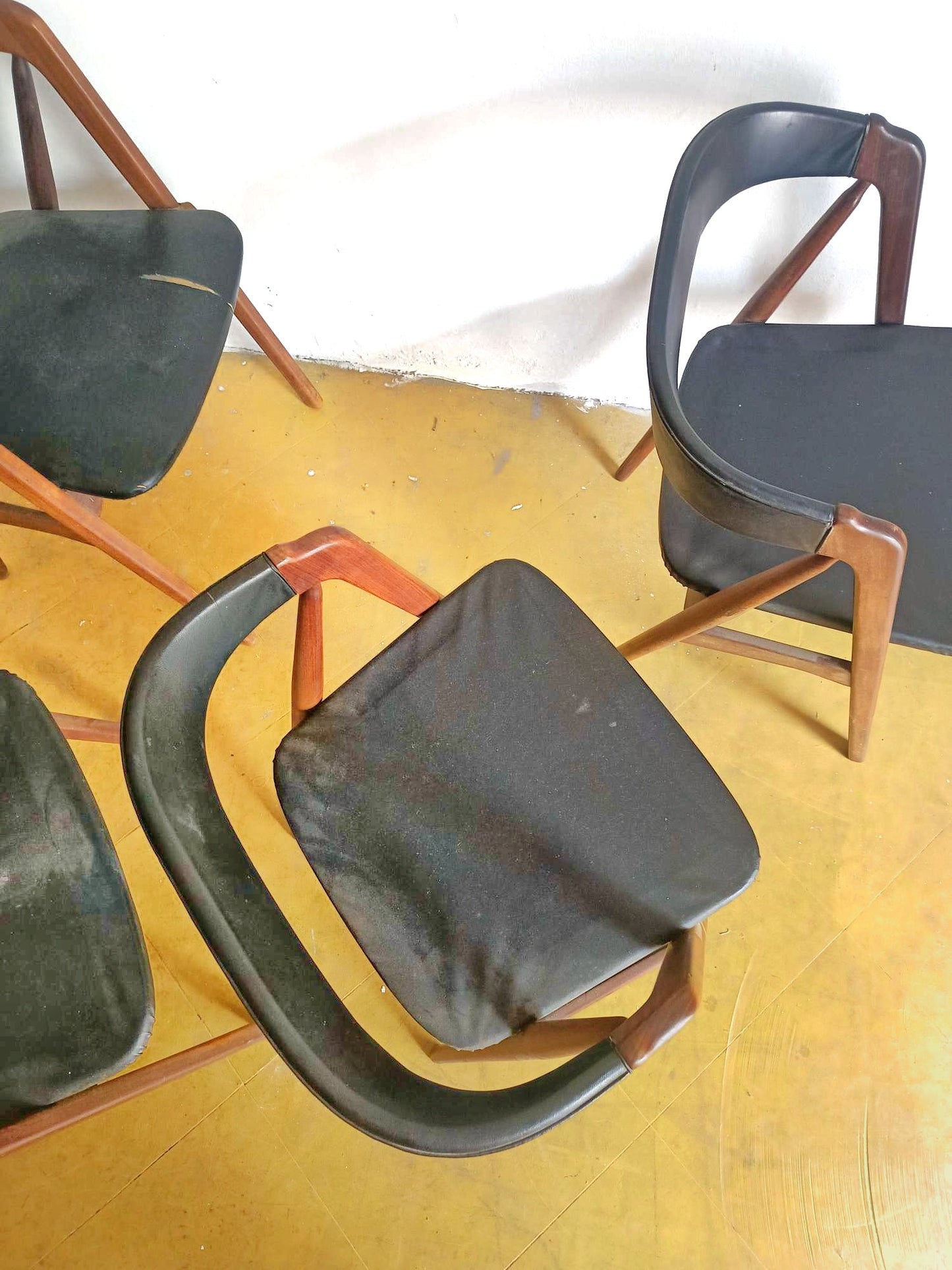 Sedie Th.Harlev mod.205 design danese originale vintage anni 60 [74st-4] * da ristoffare * misure H.73/44 L.50 P.46