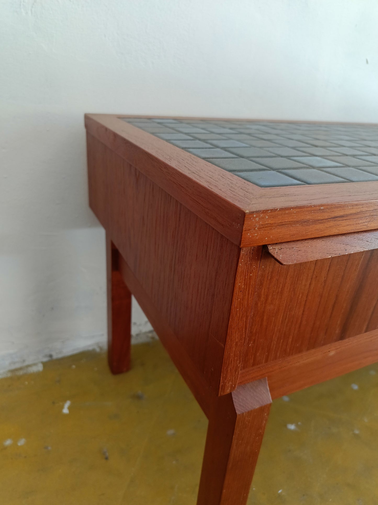 Tavolino + specchio design danese vintage anni 60 [lp2] misure tavolino L.91,5 H.41,5 P.42 specchio H.115 L.59