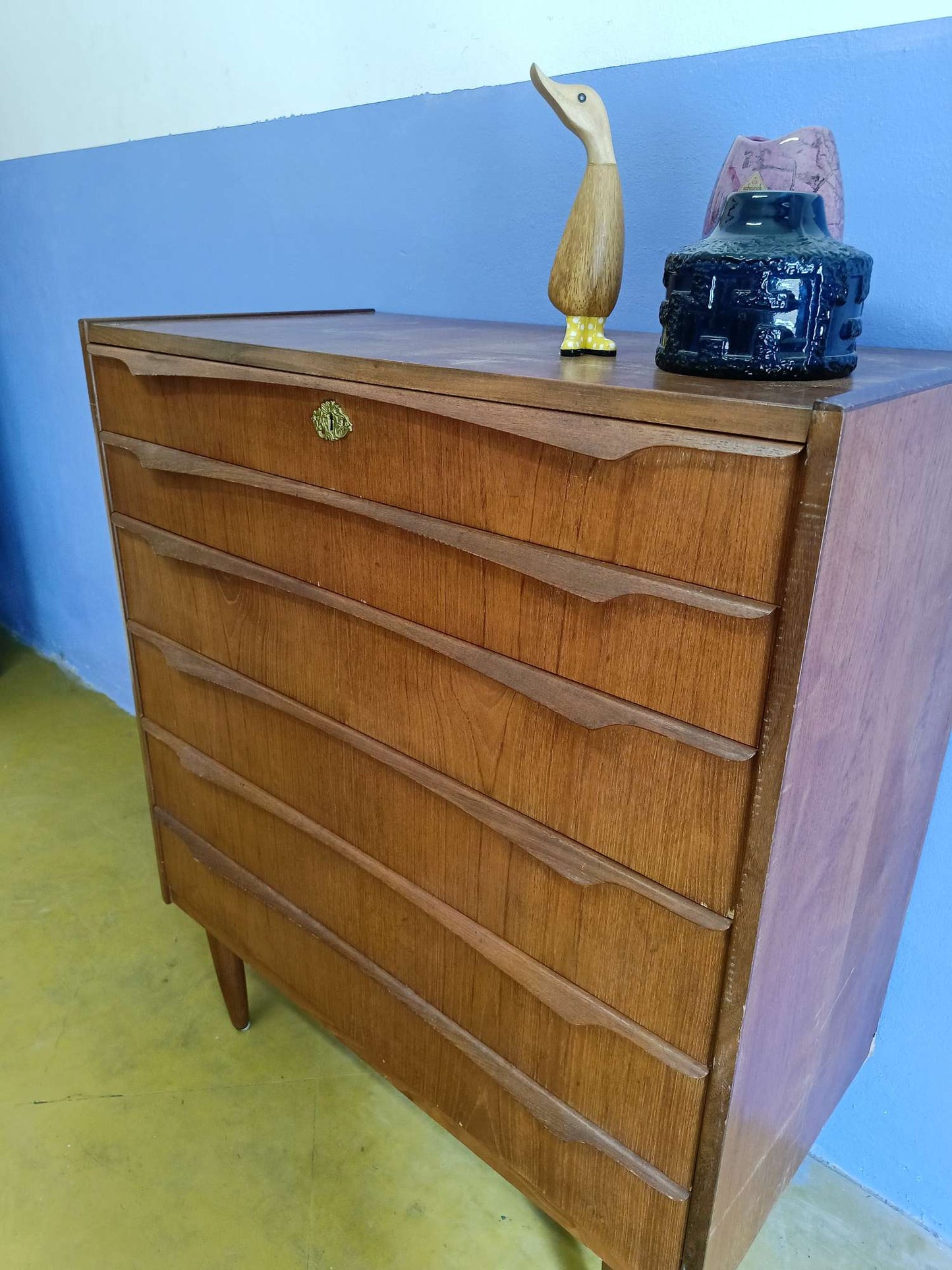 Cassettiera design danese vintage anni 50 [90st2] misure L.90 H.106 P.45 * IN FASE DI RESTAURO *