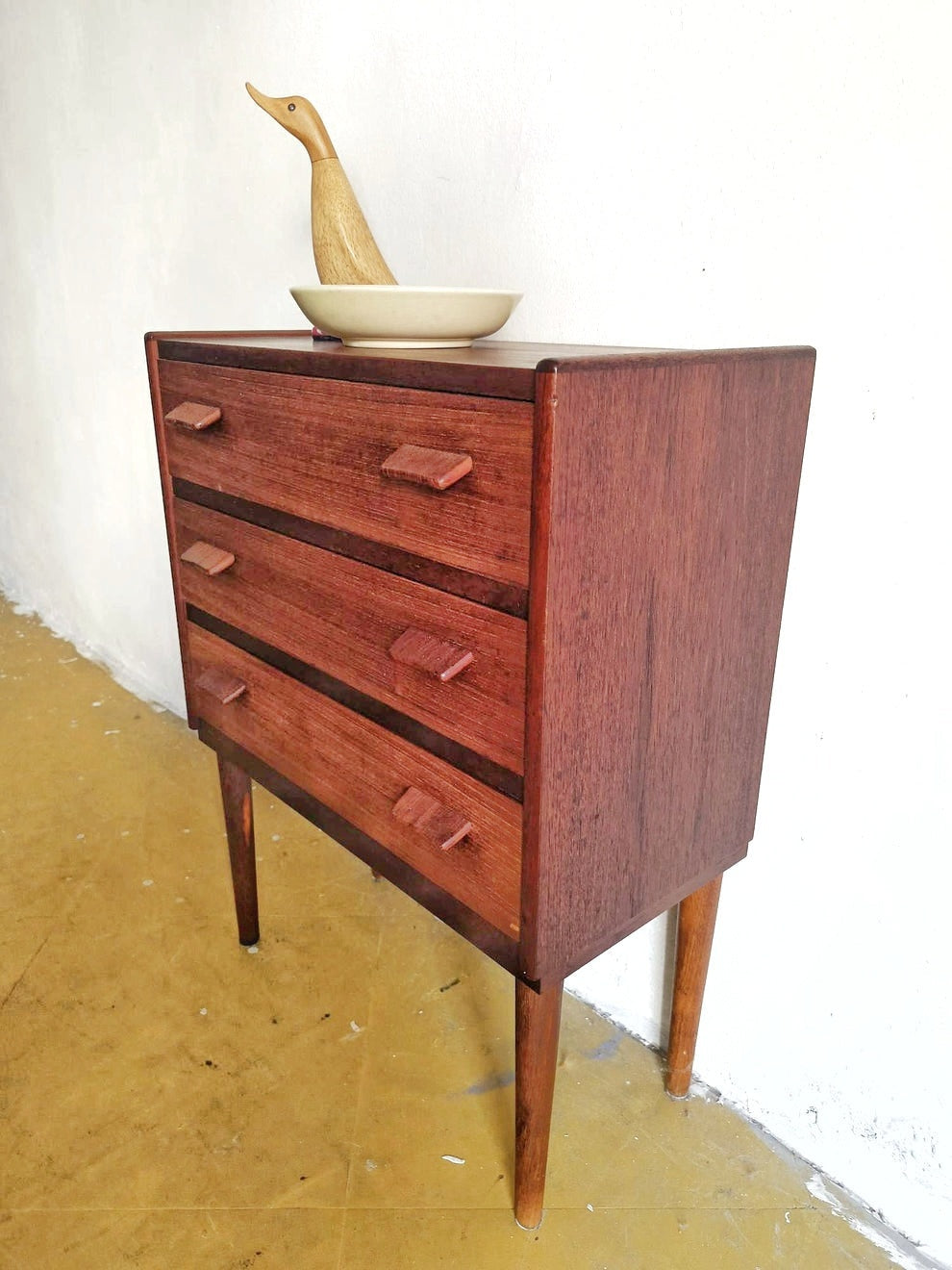 Comodino Carl Aage Skov design danese vintage anni 50 [78j42046] misure: L.54 H.69,5 P.27