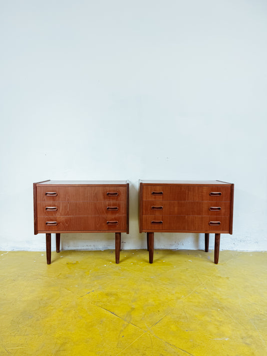 Coppia Comodini Vintage Danesi Teak Anni '50 | Tre Cassetti