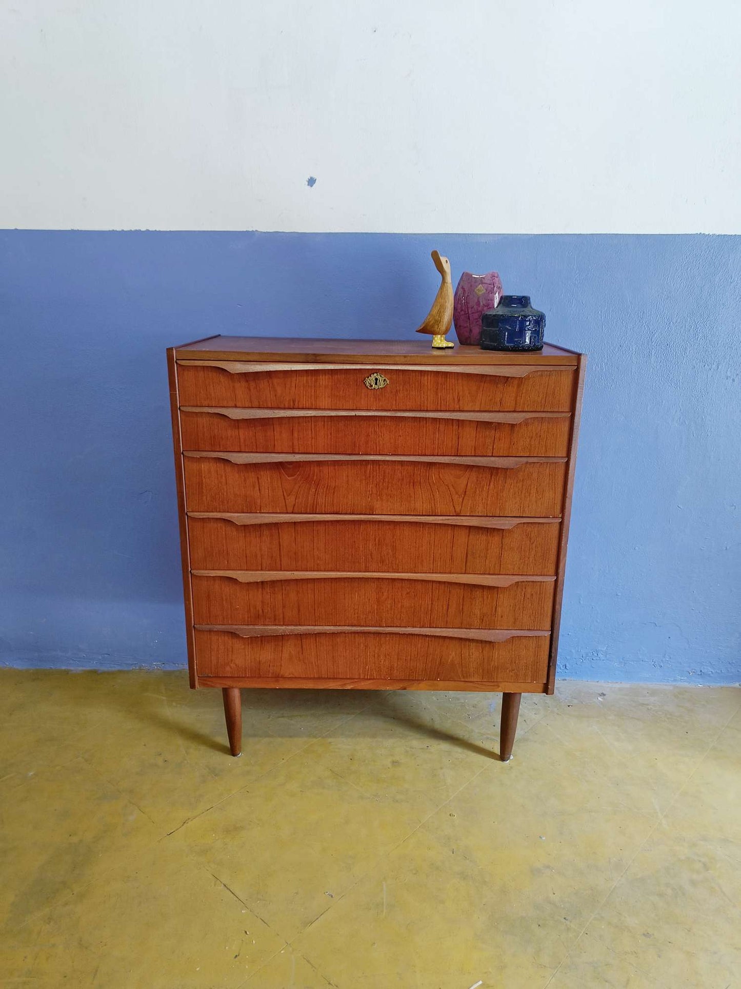 Cassettiera design danese vintage anni 50 [90st2] misure L.90 H.106 P.45 * IN FASE DI RESTAURO *