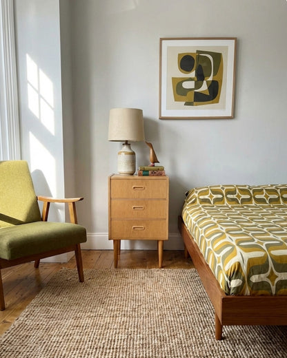 Comodino Vintage Svedese Quercia Anni '60 | Tre Cassetti Slanciato