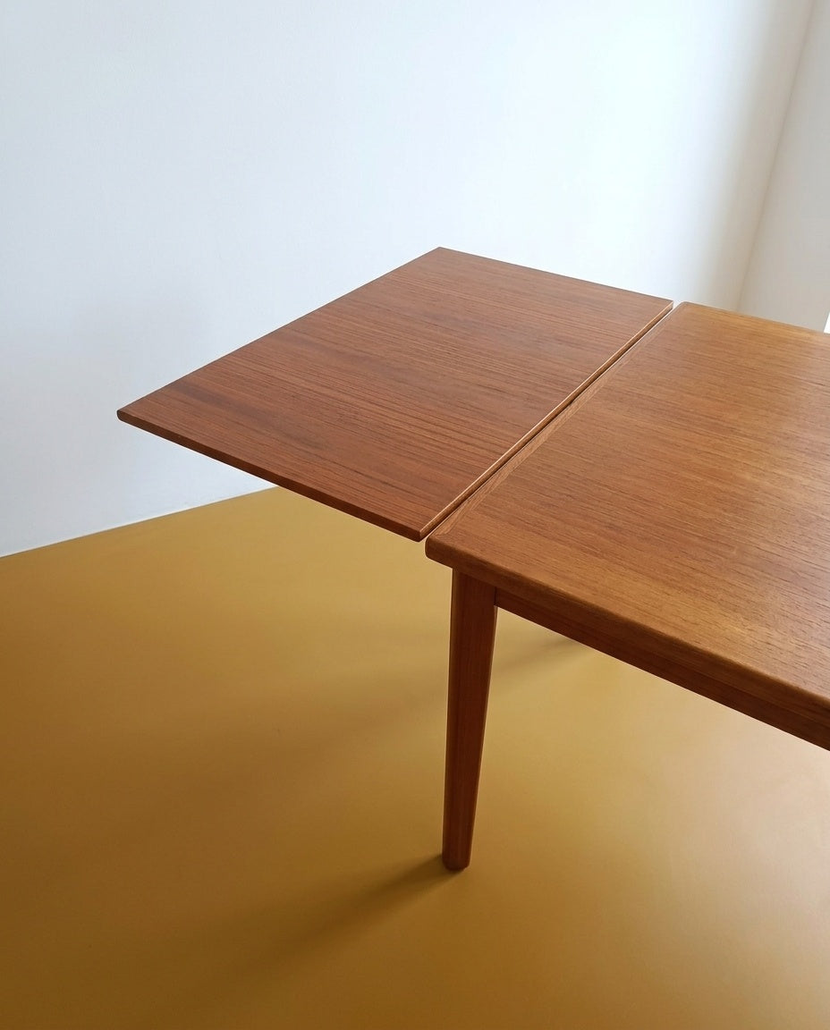 Tavolo BRDR Furbo danese in teak, vista dall'alto della giunzione centrale del piano