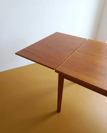 Tavolo BRDR Furbo danese in teak, vista dall'alto della giunzione centrale del piano