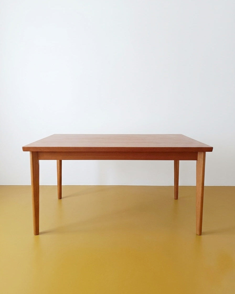 Tavolo BRDR Furbo danese anni '60 in teak, vista frontale a misura chiusa
