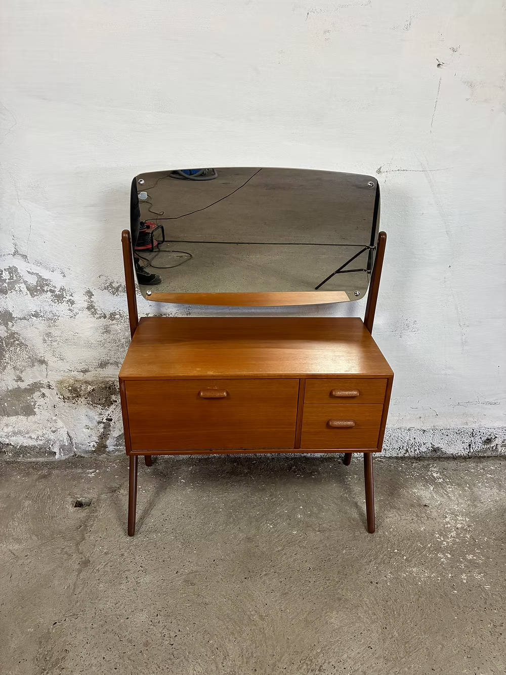 toletta con specchio teak danese 