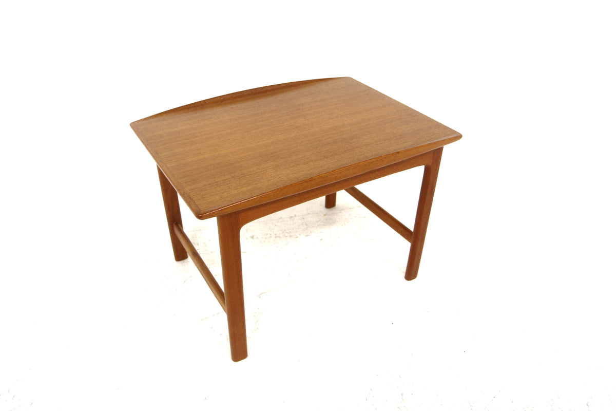 Tavolino svedese vintage Folke Ohlsson, teak, vista laterale tre quarti